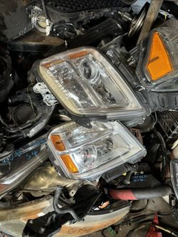 Headlight For GMC Terrain 