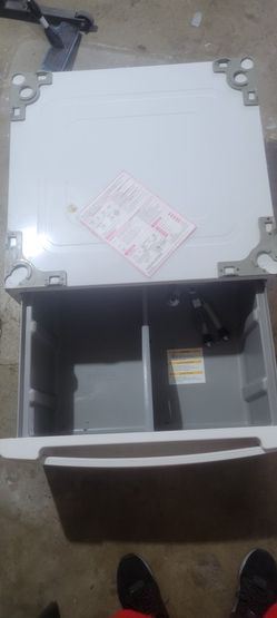 LG Washer/dryer.pedestal With Storage Drawer Model WDP3W(27")