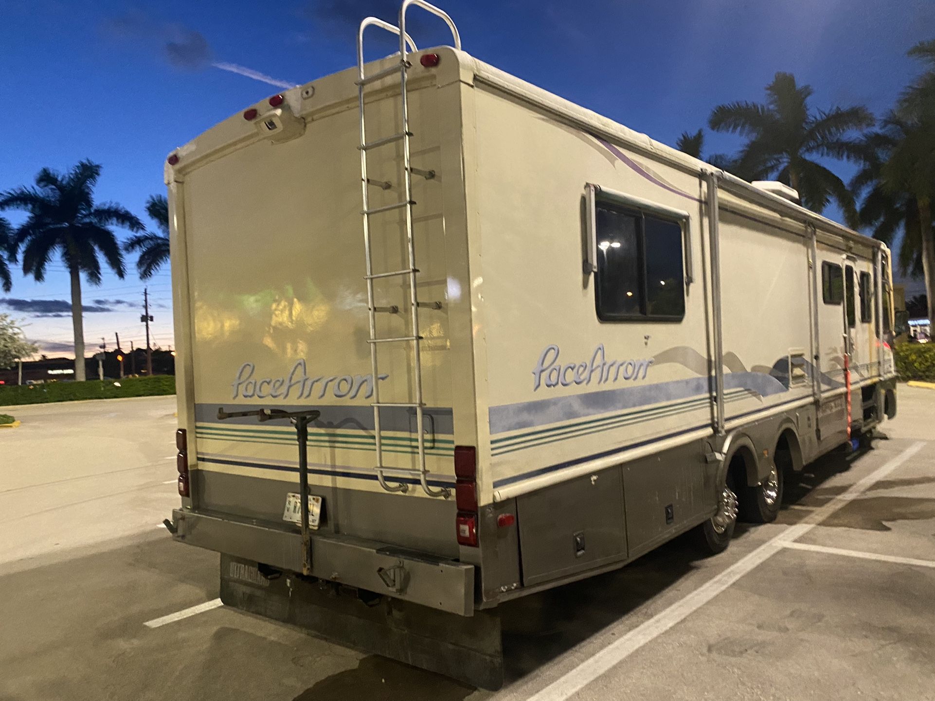 Fleet Wood Pace Arrow 34k 40 Foot Motorhome Rv for Sale in Boca Raton