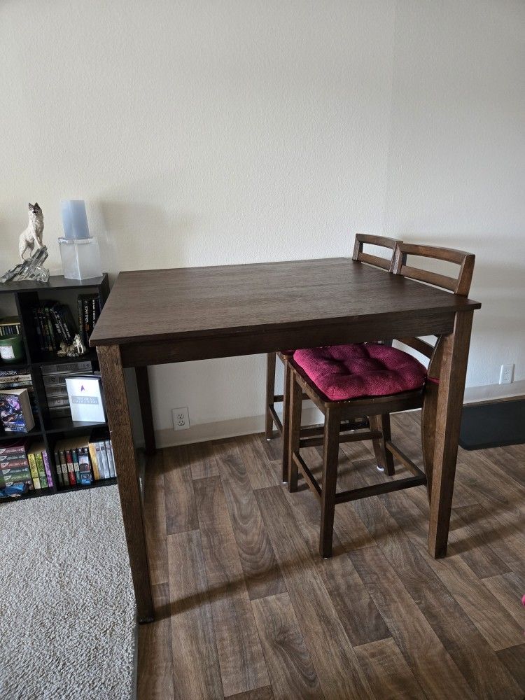 Dining Room Table And Chairs