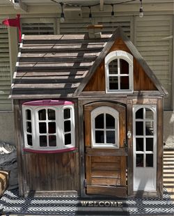 Play House, Kitchen, and Kitchen supplies FREE!