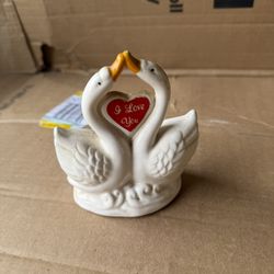 Angel & Love Figurines – Decorative Gift Set (2 pcs)