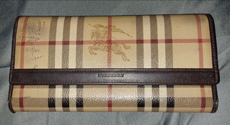 Vintage Burberry Haymarket Check Flap Wallet  With knight & logo In brown trim.
