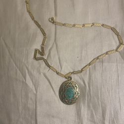 Very beautiful antique necklace $30