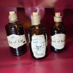 Set of 3 Vintage Style Apothecary Poison Bottles for Halloween Deco