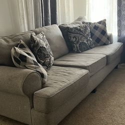 Couch/Sofa 