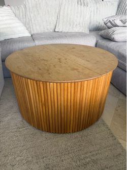 Maru Round Oak Coffee Table with Hidden Storage – Like New