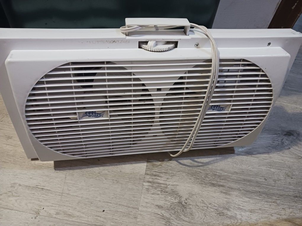 Window Fan With Extending Sides