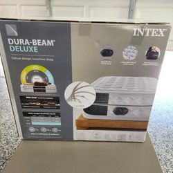 Intex Supreme Air Flow Airbed 20 Inch Raised Twin Air Mattress with Internal / Built-in Pump & Case 