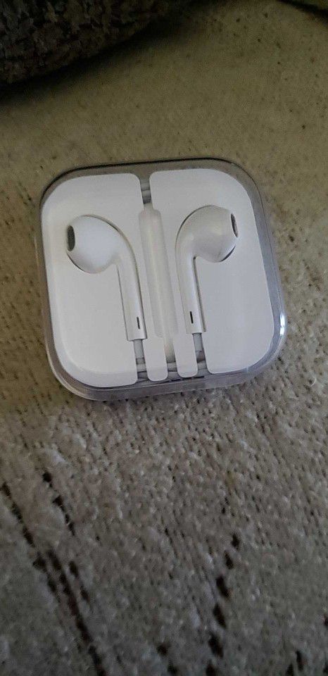 Apple Ear Buds , Never Used