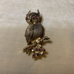 LES BERNARD STERLING SILVER VERMEIL HORNED OWL PIN WITH RUBY EYES