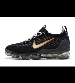 Nike Vapormax 2021 (Size 9.5)