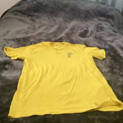 Super Mario Levis Yellow Men TeeShirt Size Medium 