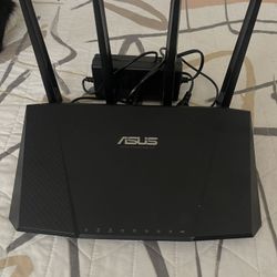 Asus ac2400 4x4 dual band gigabit router.