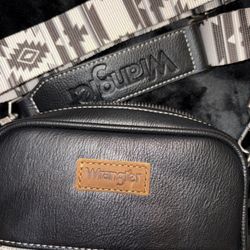 Wrangler Crossbody Bag Black Tribal