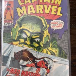 Captain Marvel #19 (Mad Master of the Murder Maze)Marvel 1969