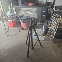 infrared Dr. Heater. Barely used. luke new but with dust. retails for$195. Selling this one for $80