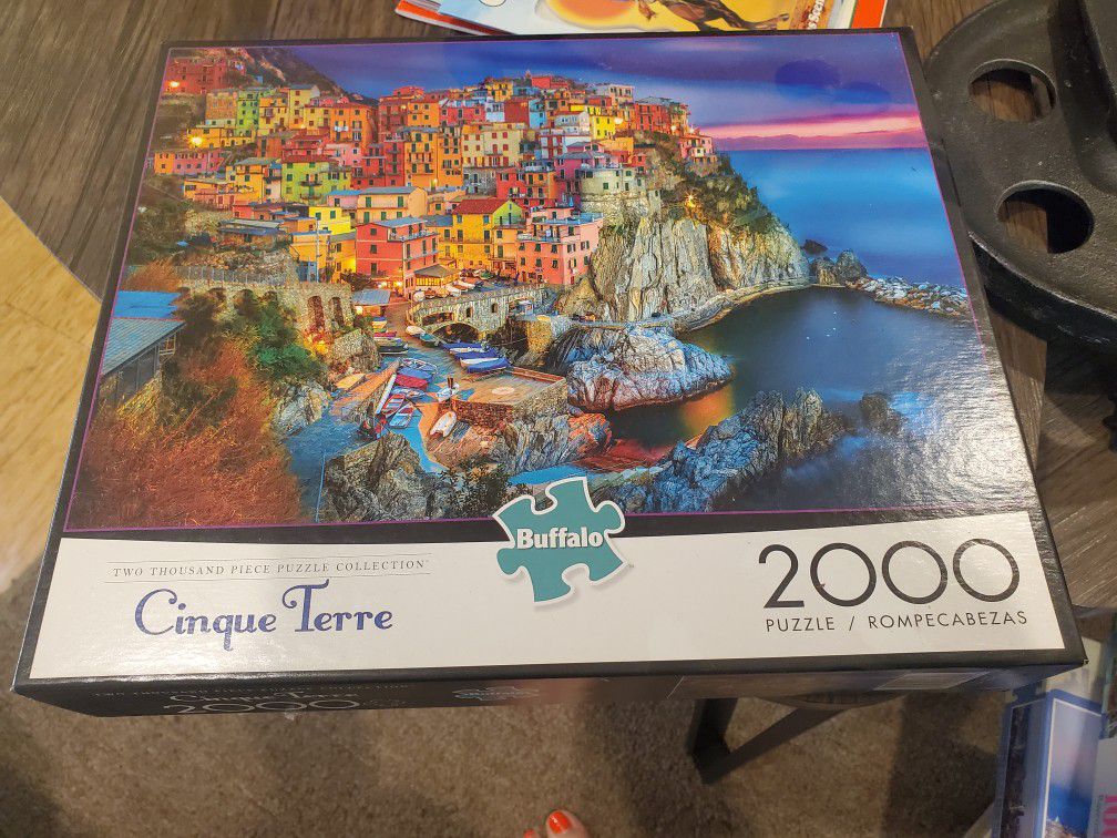 2000 Piece Buffalo Cinque Terre Puzzle