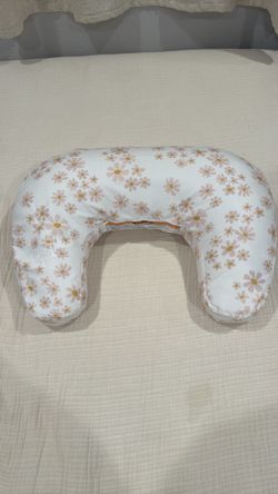 Boppy Nursing pillow