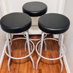 4 Available – Tall Director’s Chairs w/ Footrest – Makeup / Barber / Studio 