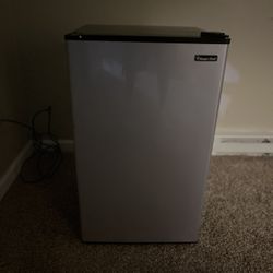 Magic Chef Mini Fridge $220