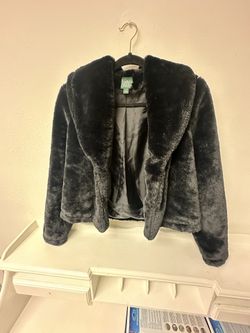 Woman’s Faux Fur Jacket 