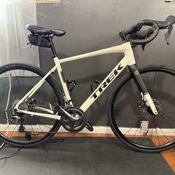 2025 Trek Domane AL 4 – Size 54cm Road Bike