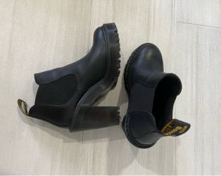 NEW Dr. Martens Hurston women’s leather heeled Chelsea boots size 5