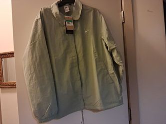 Women's nike Sportswear essential oversized Woven coaches jacket size XL brand new vintage green
