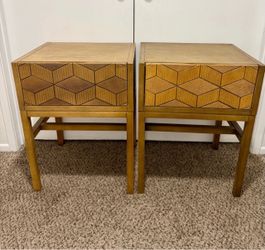 Set of 2 night stands