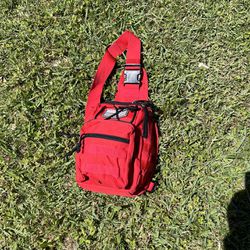 Red Shoulder Sling Carry Bag. Hiking Jogging Amusement Park⛑⛑⛑⛑