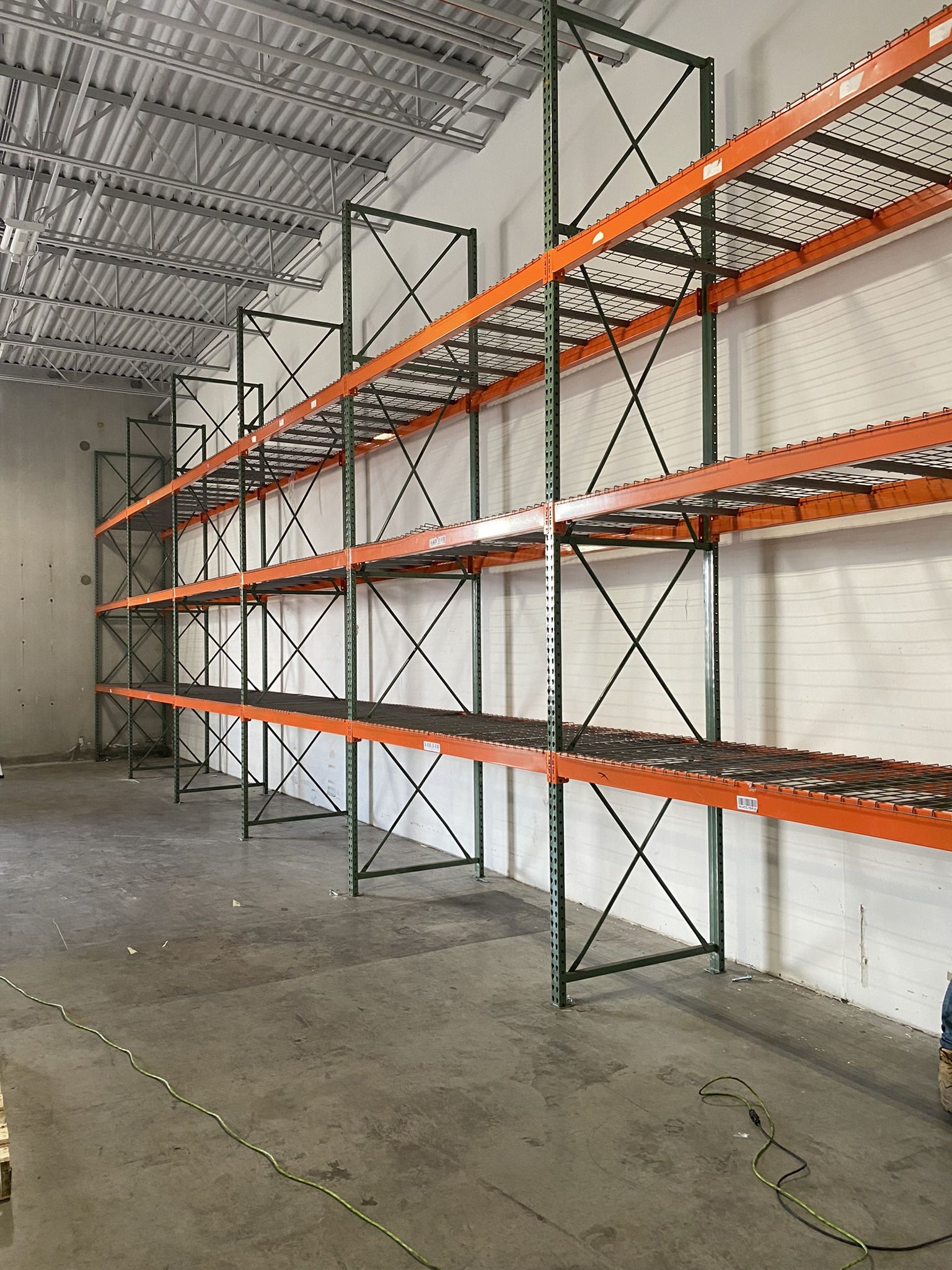 PALLET RACKS POSITION NEW AND USED CONDITION