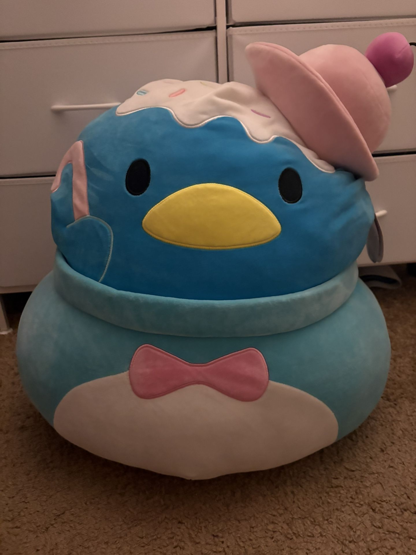 Squishmallow Tuxedosam