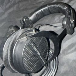 DT 990 Pro Headphones