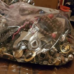 Costume Jewelry Parts & Pieces 3 Ibs Grab Bags 