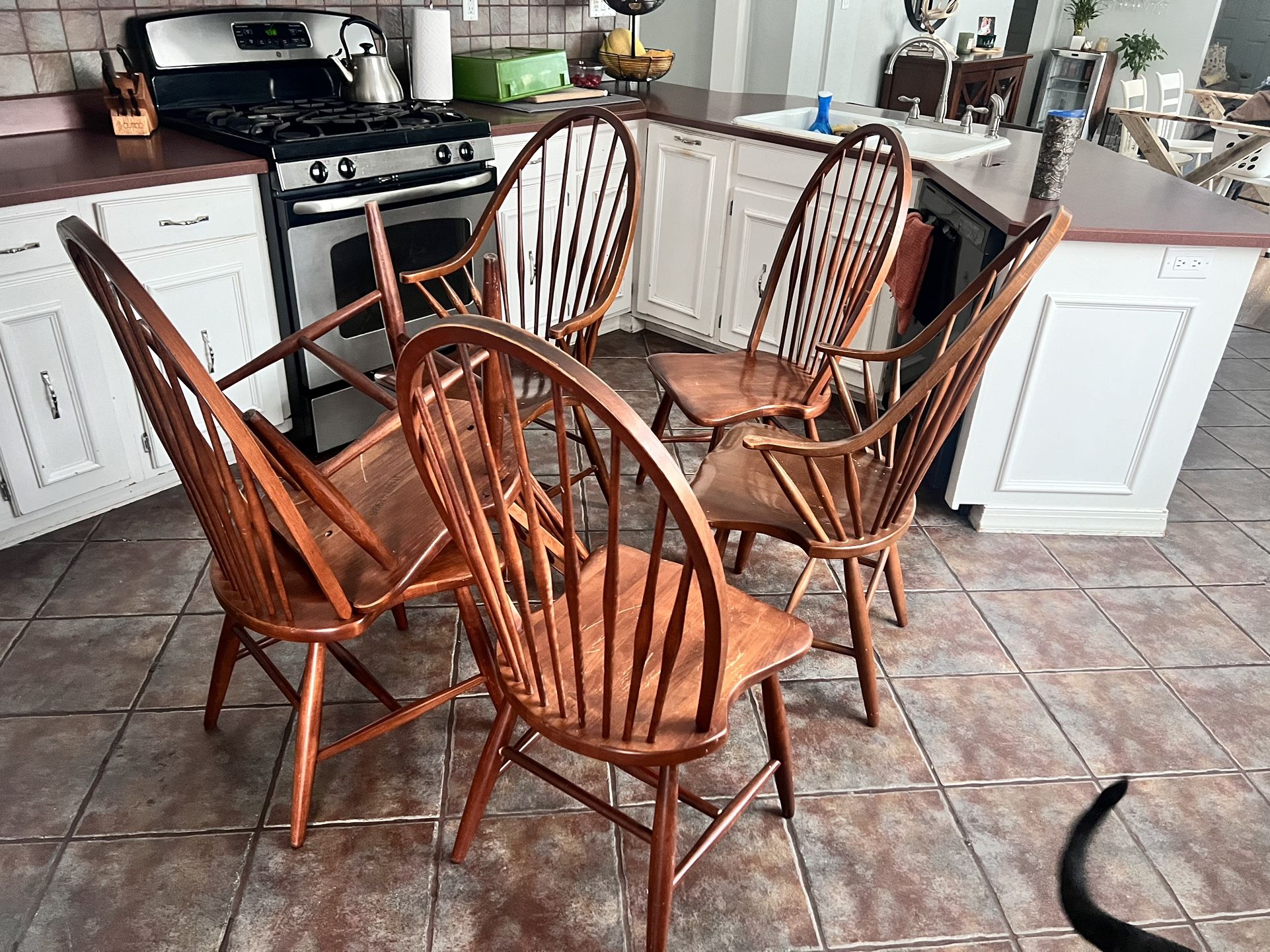 Dining Room Table N Chairs