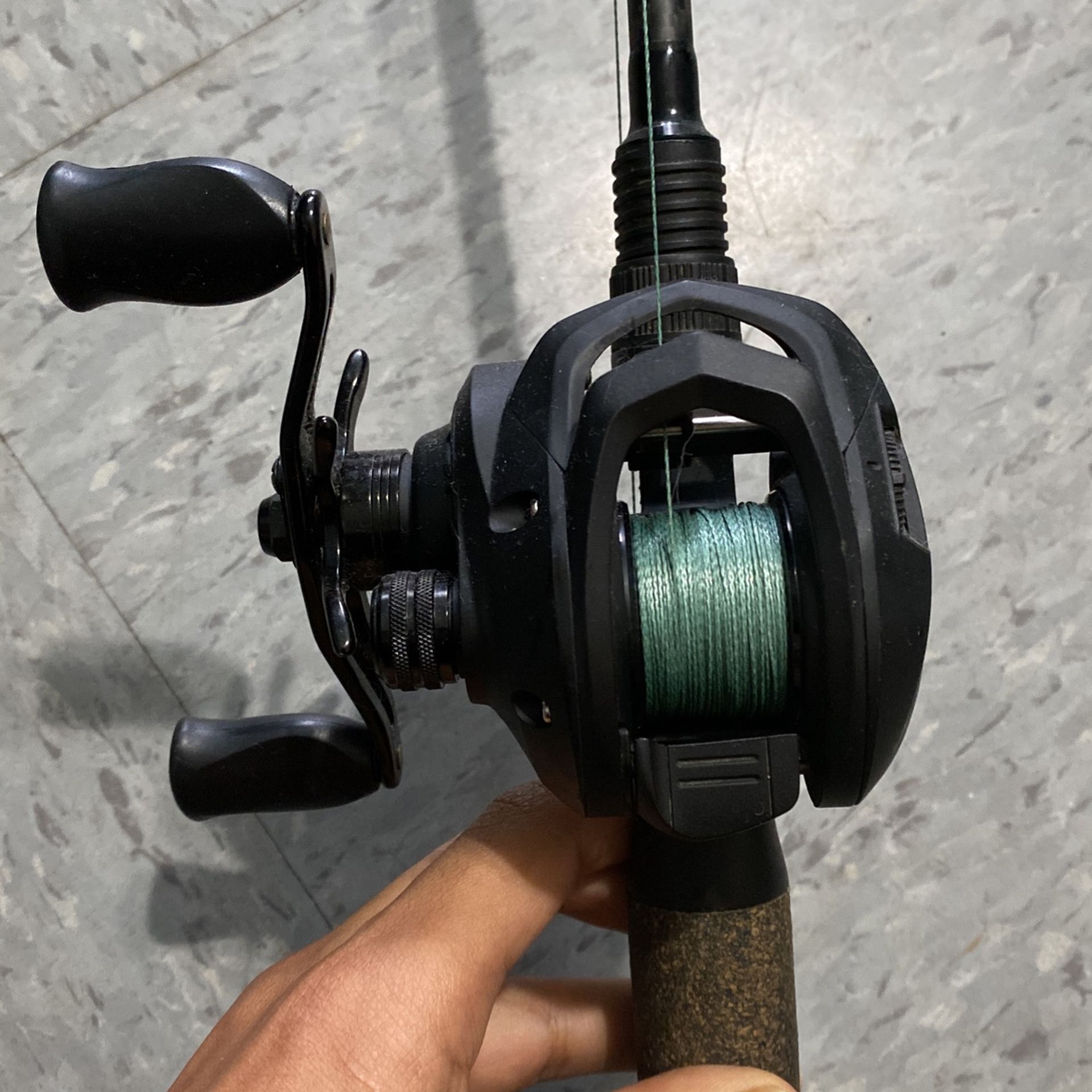 Lunkerhunt F117 Baitcaster LH 8.1.1 Ratio