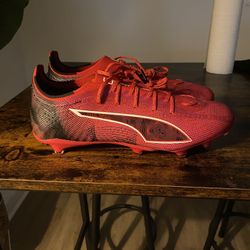 ULTRA Pro 6 Christian Pulisic Cleats (Read Description)