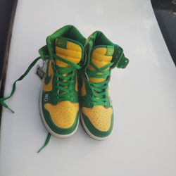 Nike SB Dunk High
Supreme By Any Means Brazil
