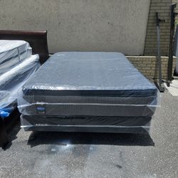 Brand New Queen Size Plush Pillow Top Sealy Posture Pedic Mattress And Box Spring In Plastic 