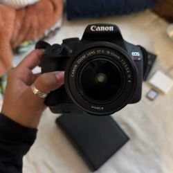 Canon EOS Rebel T7