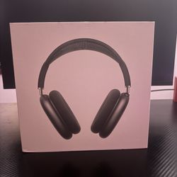 AirPod Maxes Space Gray