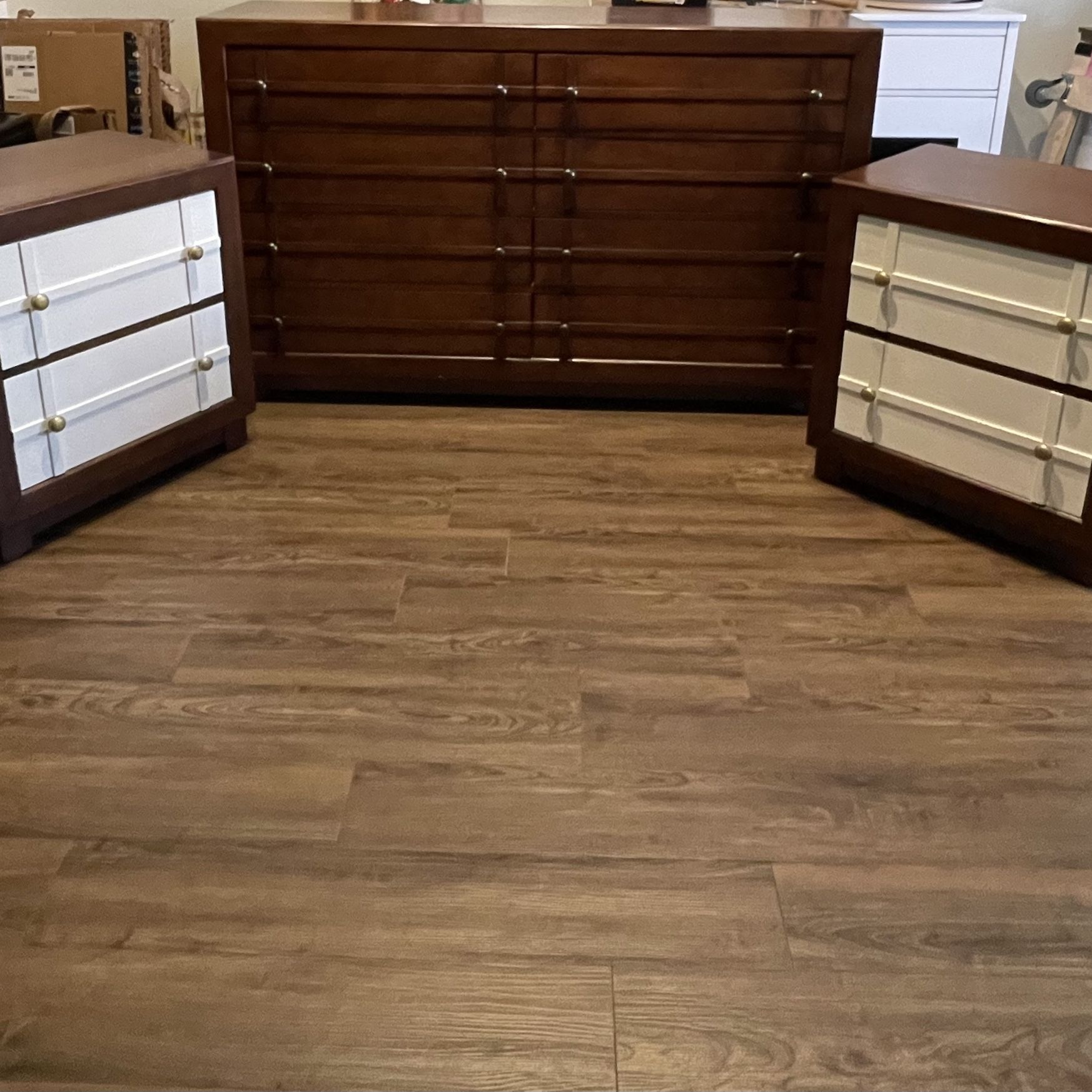 Bedroom dresser with 2 matching nightstands