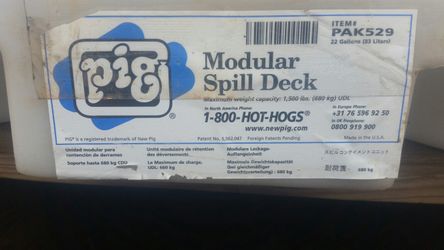 PIG® Poly Modular Spill Deck/ spill containment
