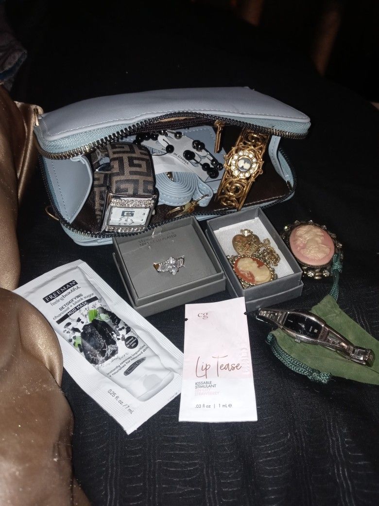 Jewelery, Cameos, Samples + Free Wallet