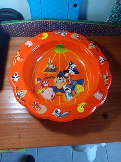 Looney Tunes Halloween Plastic Serving Bowl