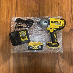 New 1,400 Breakaway Torque (1)Dewalt 20v Max 3 Speed  Brushless 1/2” XR Impact Wrench (DCF900) (1)20v XR Max 5.0 Ah Battery(DCB205) (1)12V/20v Max Cha