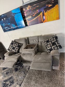 * Like New * Ashley furniture 1pc recliner sofa ( Free Delivery )