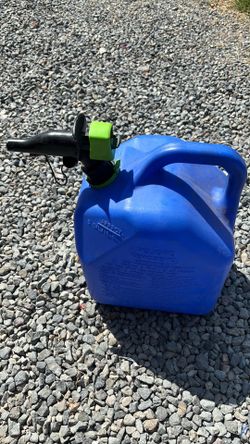 5 gallon water can