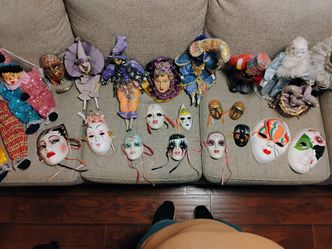 24 VINTAGE CLOWNS AND MASKS